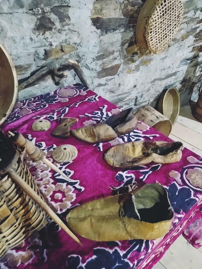 Raul Lushnu Darbaz Bed & Breakfast Местия Екстериор снимка