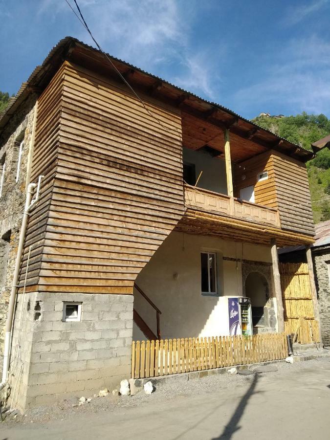 Raul Lushnu Darbaz Bed & Breakfast Местия Екстериор снимка