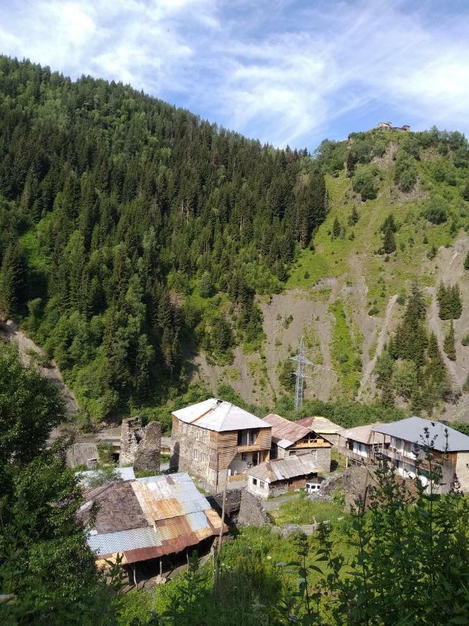 Raul Lushnu Darbaz Bed & Breakfast Местия Екстериор снимка
